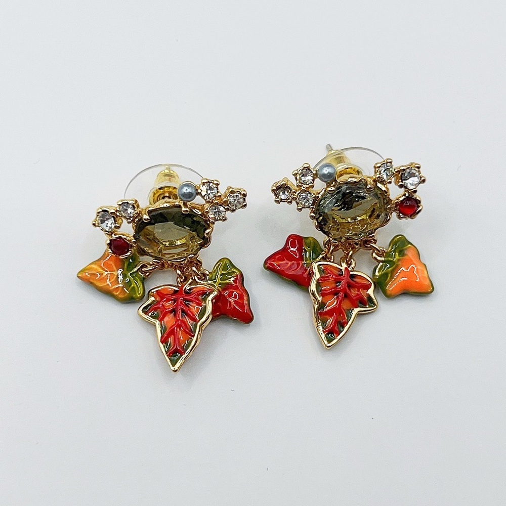 Les Nereides leaf earrings